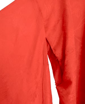 Image of Rød silke kimono dame m. koralfarvet krave 'Too Fairy'