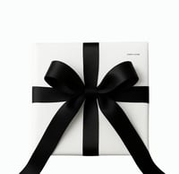 Signature Cinco Living Gift Wrapping