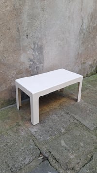 Image 4 of Table basse en fibre de verre