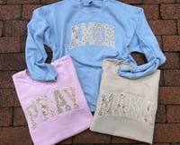 Vintage Florals Amen + Pray + Mama Appliqued Crewneck Sweatshirt