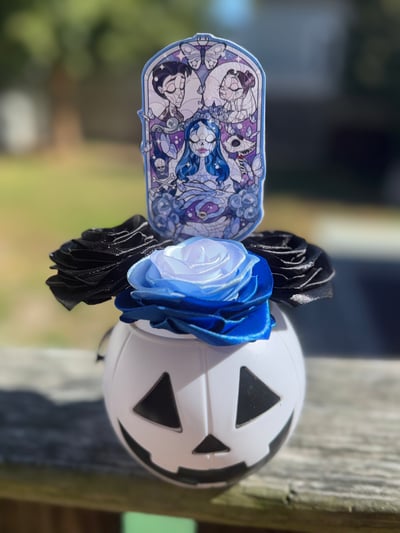 Image of mini corpse bride bouqet 