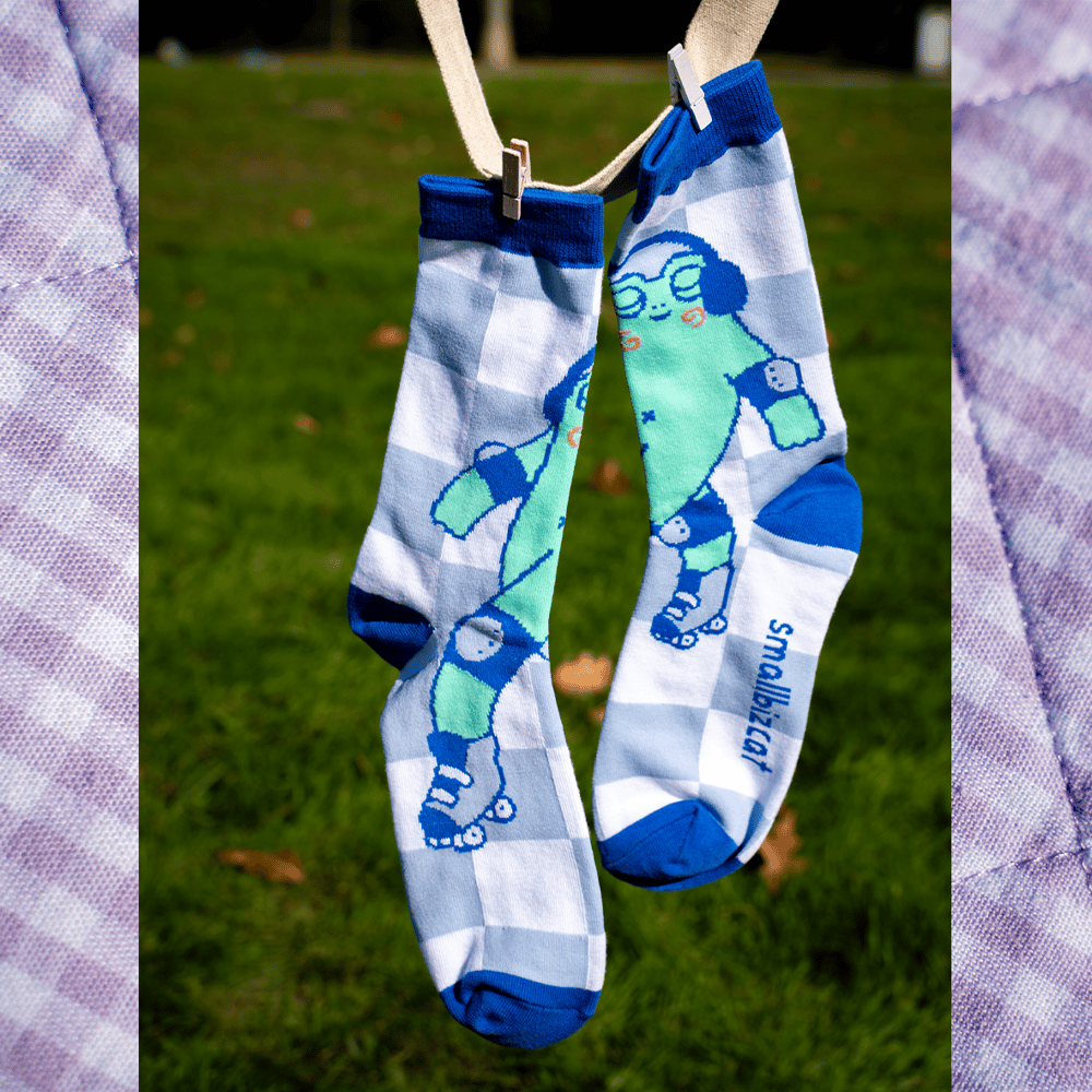 Image of Frog Socks Rollerskate Cozy Bed