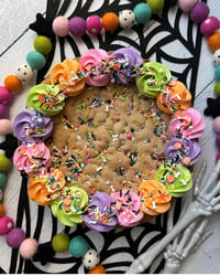 Chocolate chip cookie cake 