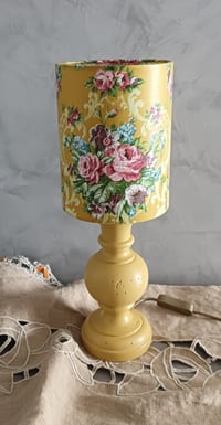 Image 2 of Lampe vintage revisité avec abat jour fleuri