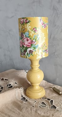 Image 3 of Lampe vintage revisité avec abat jour fleuri