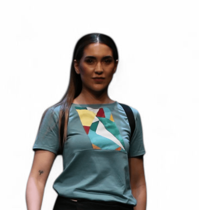 Camiseta Azul Aplique