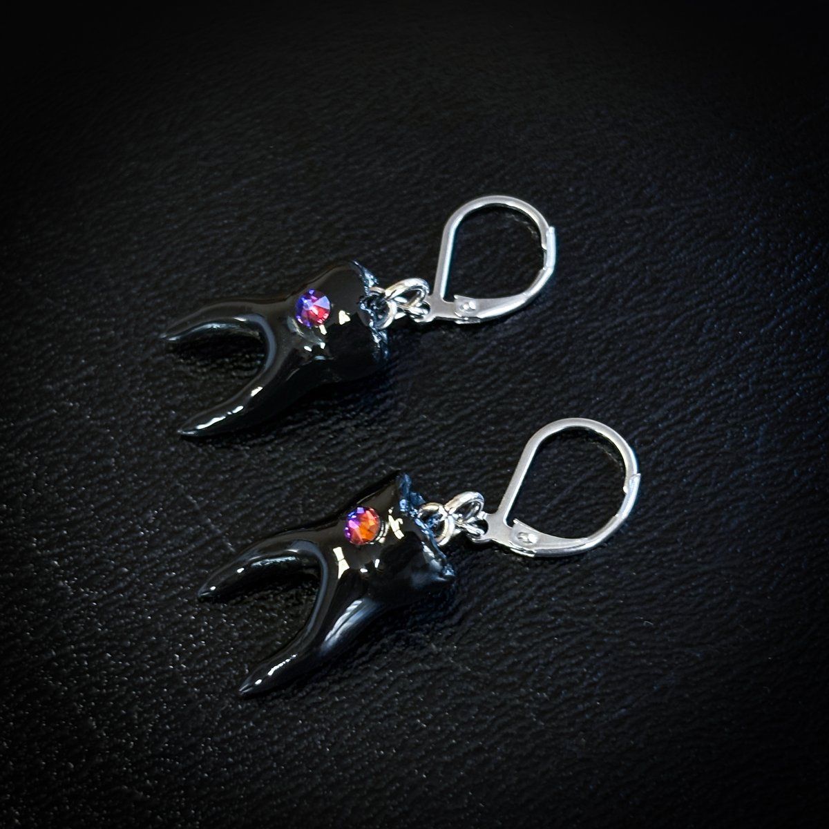 PRE-ORDER: Swarovski Tooth Gem 2-Root Molar Earrings in Glossy Black