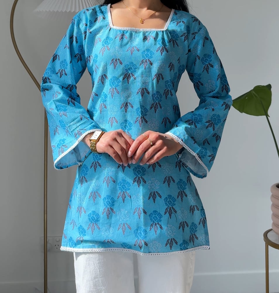 Image of   Blue Rhododendron Kurti