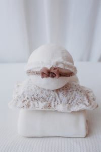 Image 2 of Cookie and cream set 