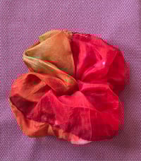 Image 2 of Coralia scrunchie 1