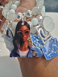 Image 2 of She blings 