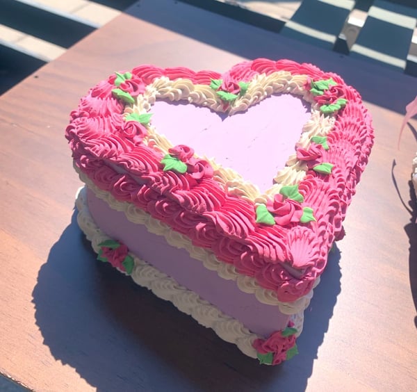 Image of Lilac rose garden cake box