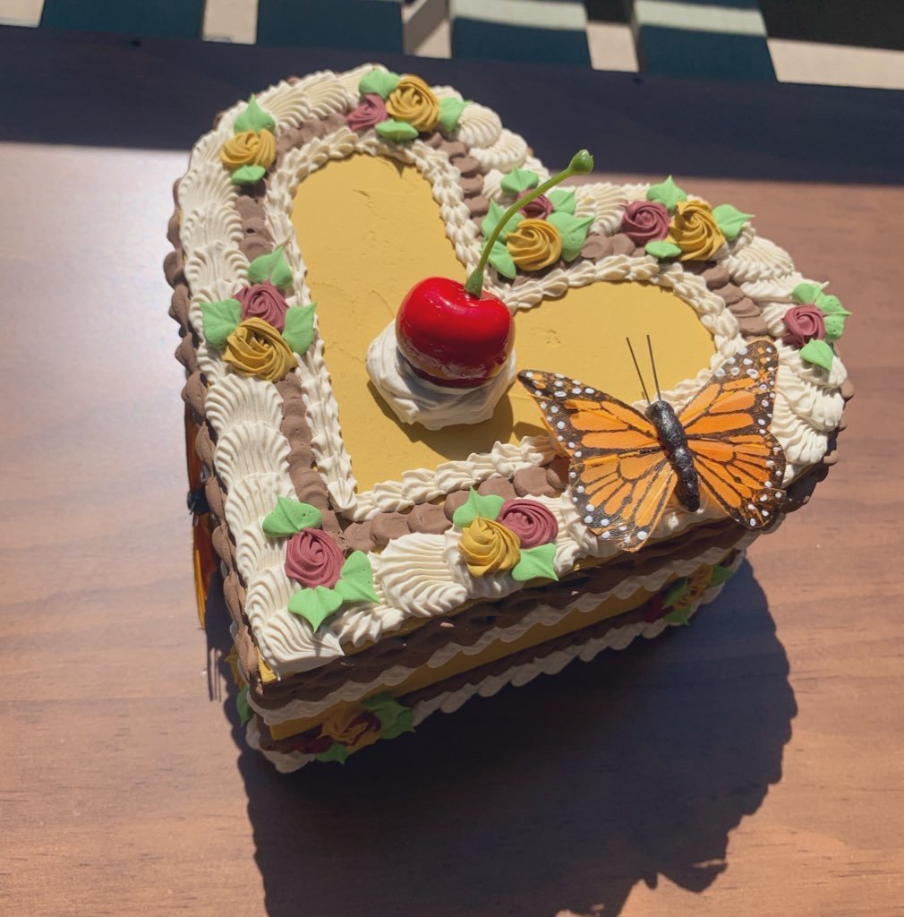 Image of Autumn Garden cake box