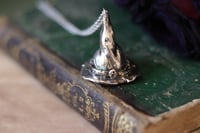 Image 1 of Cappellino da strega argentato 4