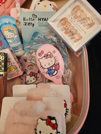 Image 5 of Hello Kitty Pink Makeup Case Bundle 