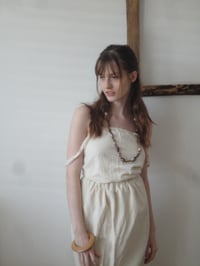 Image 3 of raw cotton gauze TOP // with straps, in its natural color