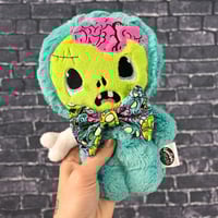 Image 2 of MUNCHKIN- Zombert