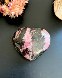 GALET COEUR RHODONITE