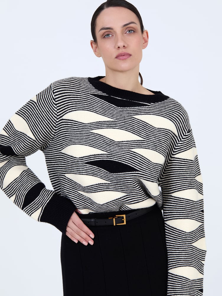 Image of Jersey Momo Skatie.
