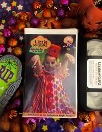 Image 4 of Lizzie McGuire Halloween Special Clamshell VHS 