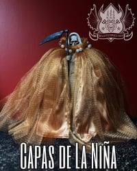Image 1 of Capa de La Niña – Gold Veil with Pearl Trim