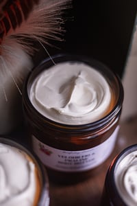 Image 5 of Velour Fig & Praline Body Butter