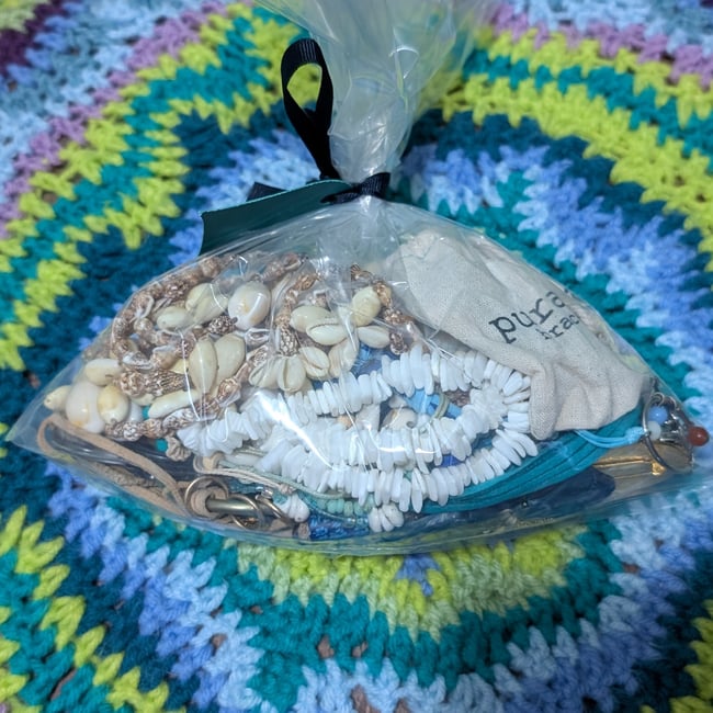 Femme Beachy Nautical Sea Shell Jewelry Mystery Grab Bag #7