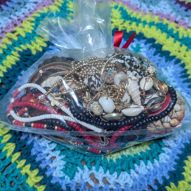 Femme Beachy Nautical Sea Shell Jewelry Mystery Grab Bag #12