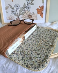 Image 2 of Housse de protection pour livre