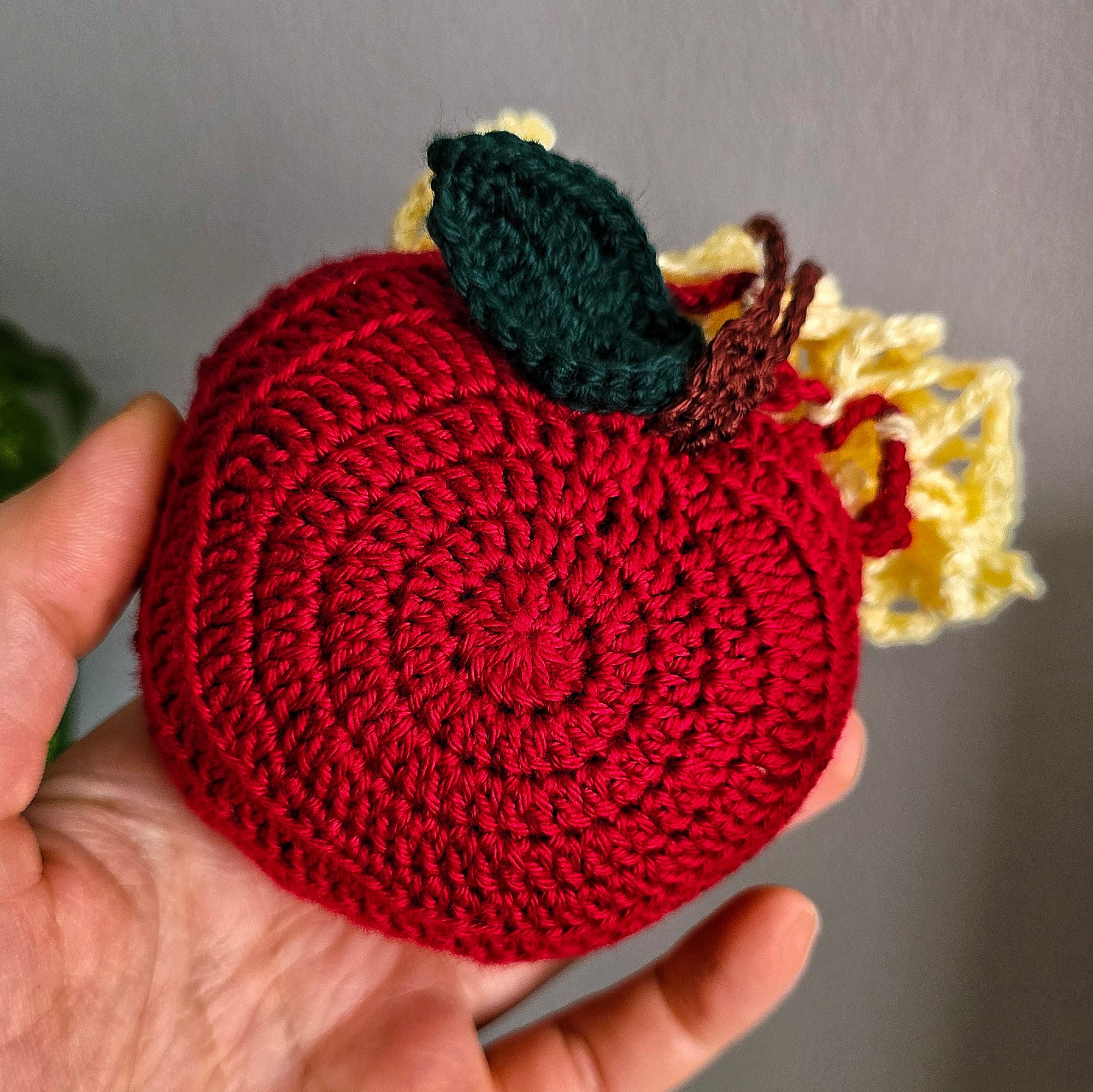 Crochet Pattern: Foldable Apple Market Bag digital download only