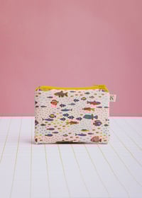 Image 1 of Monedero Peces beige