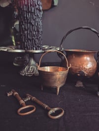 Image 4 of Little metal cauldrons