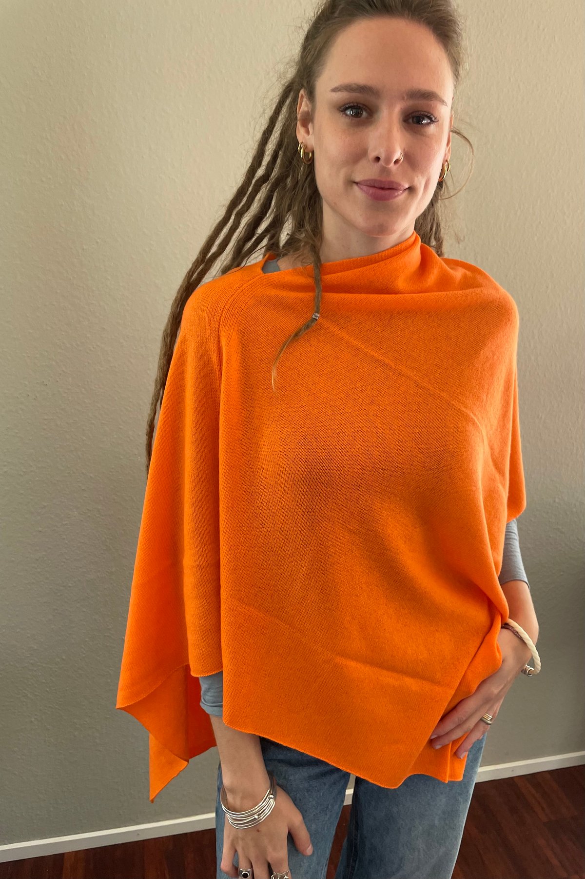 Image of Poncho 100% Cashmere orange