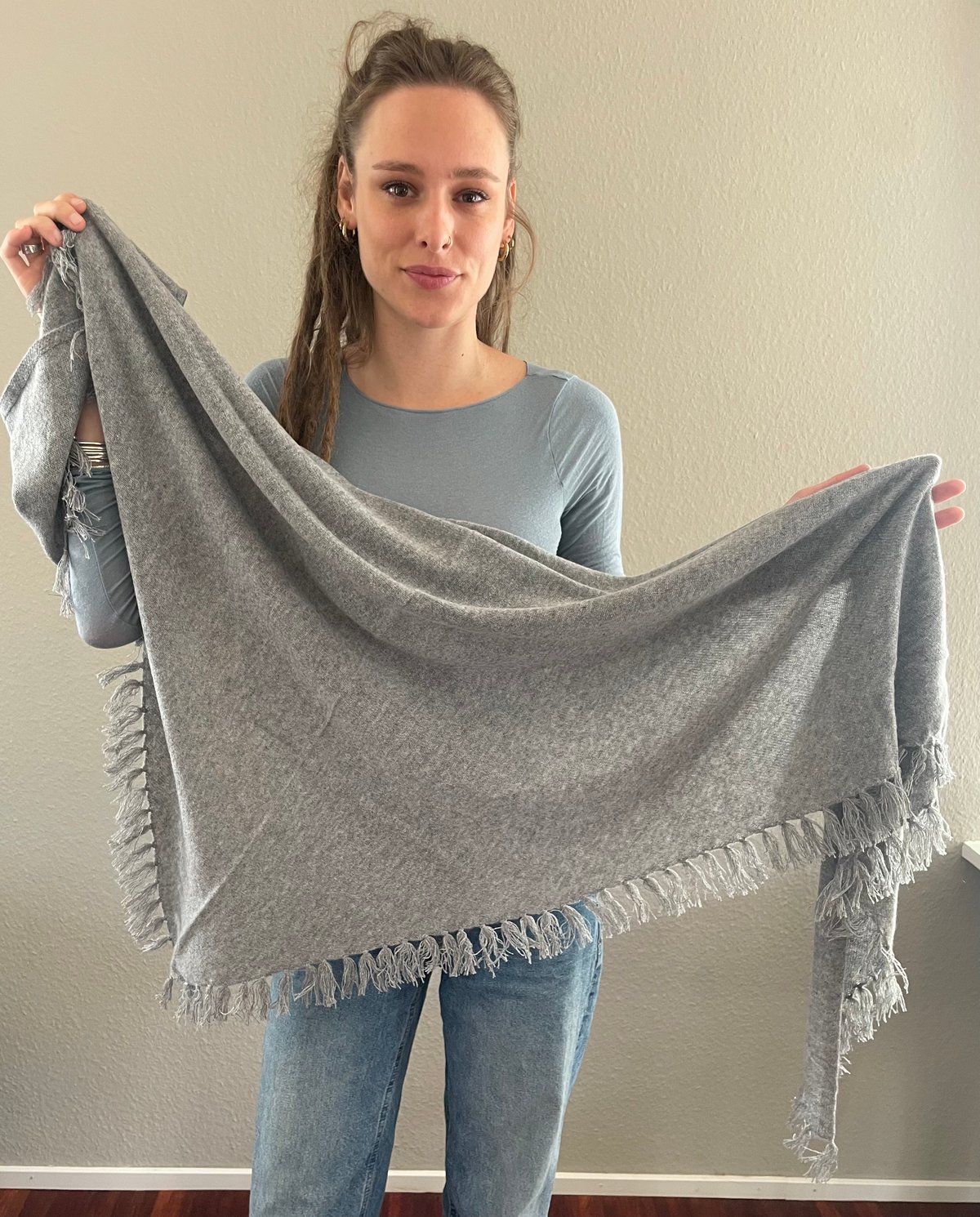 Image of Zottelschal 100% Cashmere hellgrau 