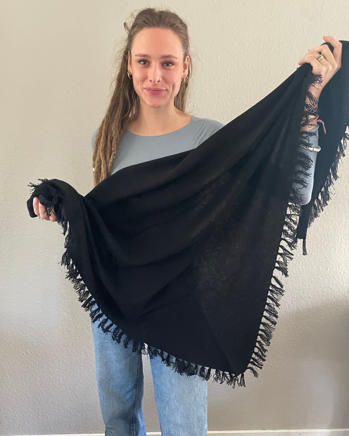 Image of Zottelschal 100% Cashmere black