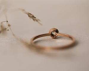 Image of 18ct Rose gold 3.0mm Rose-cut Champagne diamond horn texture ring (LON266)