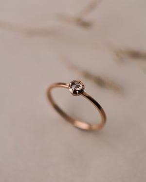 Image of 18ct Rose gold 3.0mm Rose-cut Champagne diamond horn texture ring (LON266)