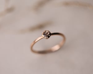 Image of 18ct Rose gold 3.0mm Rose-cut Champagne diamond horn texture ring (LON266)