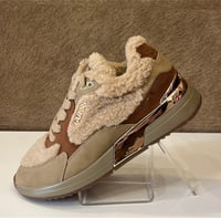 Image 2 of SNEAKERS BORREGO GUESS