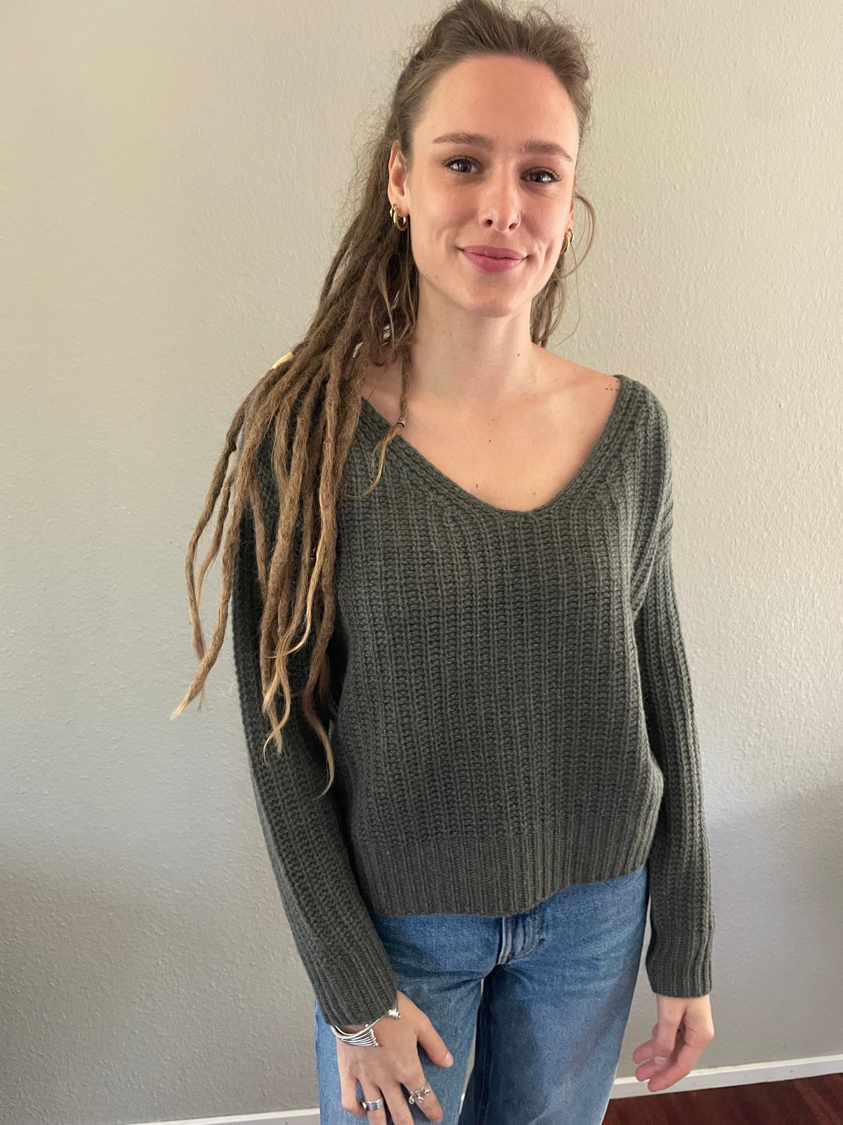 Image of V-Neck 100% Cashmere Olive mel