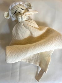 Image 2 of Small Amigurumis Sheep with Baby Towel Creme