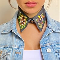 Image 1 of Hand-Embroidered Tiger Collar – Detachable Collar – Reversible Cotton Accessory – Un