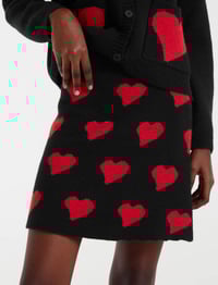 Image 1 of Falda corta con estampado heart attack