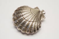 Image 2 of Lovely Solid Silver Scallop Shell Hinged Box Pendant