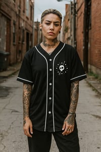 Skull arrow unisex baseball jersey (black)