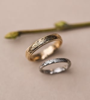 Image of 2mm ‘Olive leaf’ and engraved ring