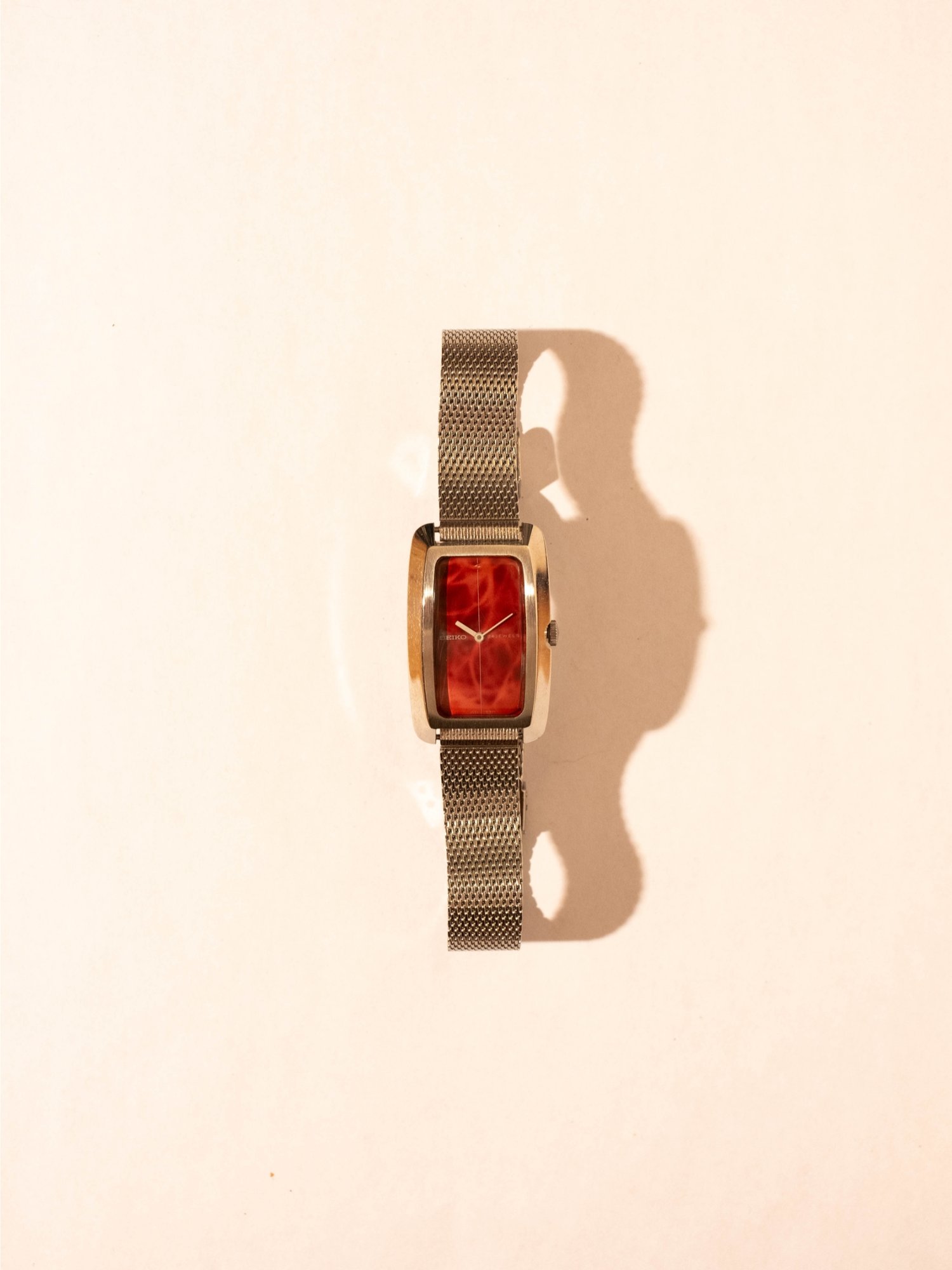 70s seiko tank silver "red marble"