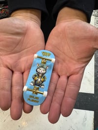 Image 4 of Dylan Fleury Fingerboard