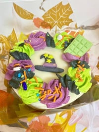 Image 1 of Halloween Mini Bento Cake