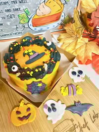Image 2 of Halloween Mini Bento Cake